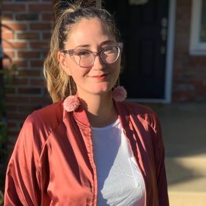 Meet your Posher, Brit